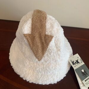 NWT White and Tan Bucket Hat Made in Hong Kong 🇭🇰